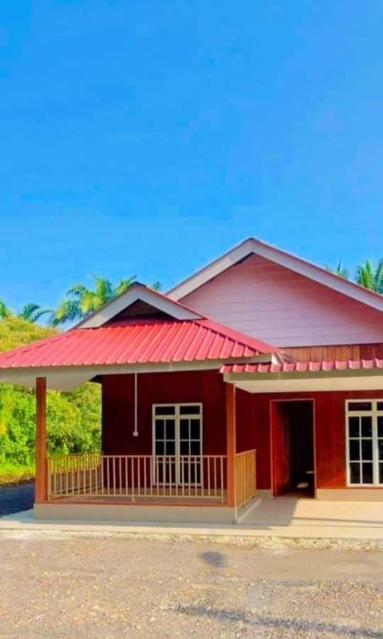 Teratak Kayu Homestay Batu Pahat Buitenkant foto